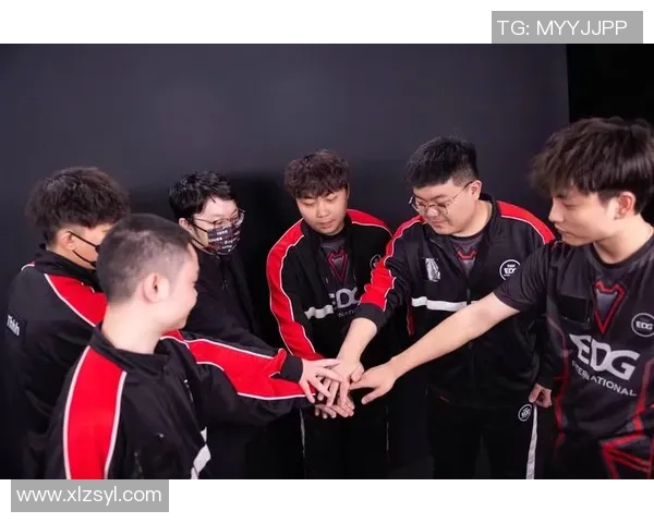 EDG战队在青年赛积分榜上以62分稳居第一位置竞争激烈引发关注